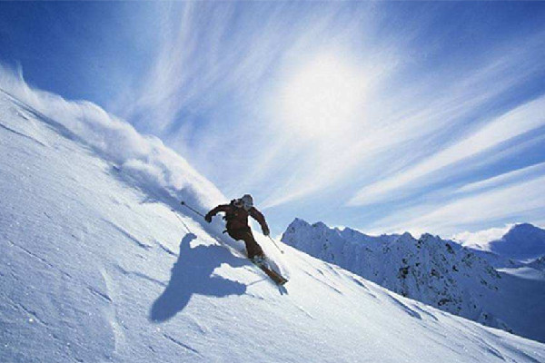 谷愛凌領(lǐng)獎(jiǎng)全場高唱歌唱祖國 冬奧會(huì)獲得金牌的人是誰