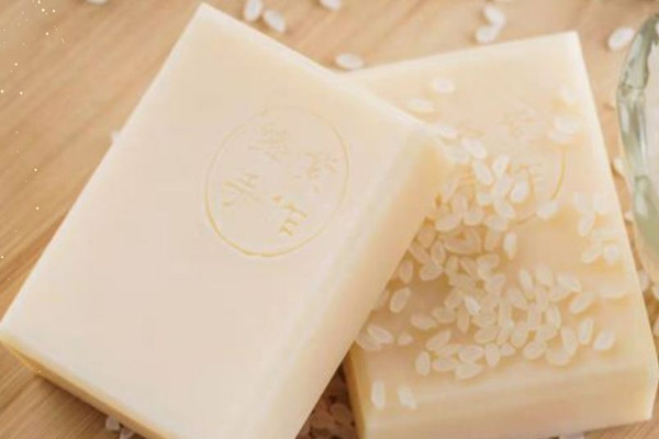 潔面皂可以直接上臉嗎 潔面皂怎么打出泡泡 潔面皂可以直接上臉嗎 潔面皂怎么打出泡泡