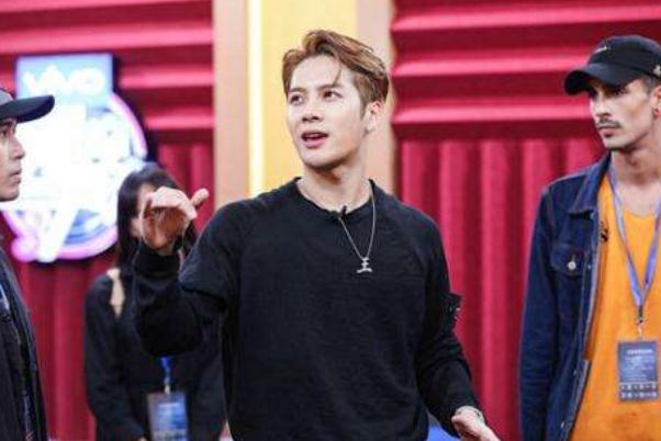 王嘉爾方就戀情傳聞報警 談戀愛要不要告訴父母 王嘉爾方就戀情傳聞報警 談戀愛要不要告訴父母