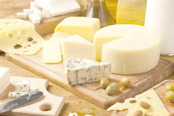 奶酪的營養(yǎng)價值及功效 奶酪做什么好吃