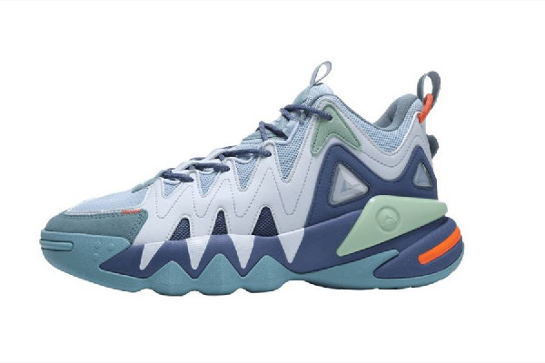 運動鞋是買大一碼還是小一碼 運動鞋買小了有點頂腳怎么辦