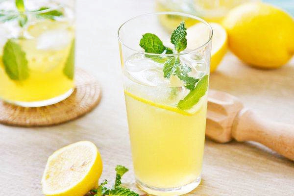 檸檬怎么挑選好壞 檸檬皮皺了還能吃嗎 檸檬怎么挑選好壞 檸檬皮皺了還能吃嗎