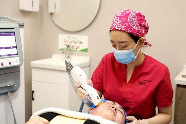 皮秒祛斑會(huì)使皮膚變薄嗎 皮秒祛斑會(huì)傷害角質(zhì)層嗎