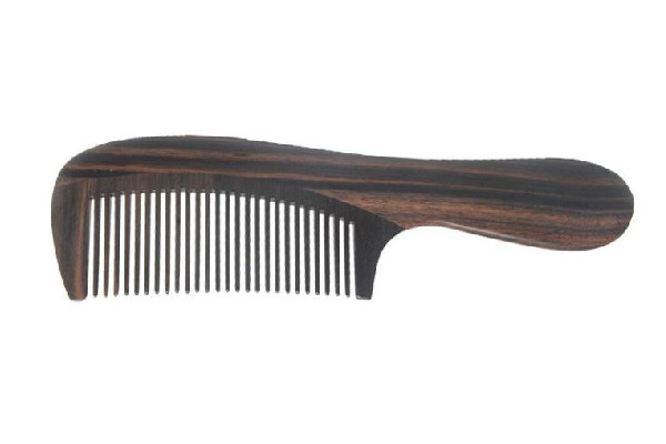 梳子用什么材質(zhì)對頭發(fā)好 梳子用檀木好還是桃木好 梳子用什么材質(zhì)對頭發(fā)好 梳子用檀木好還是桃木好