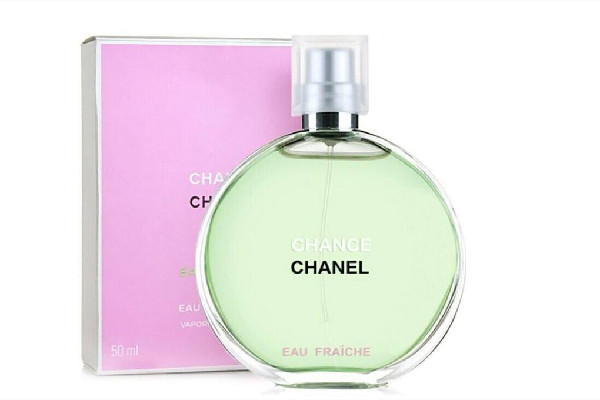 香奈兒香水的生產(chǎn)日期在哪看 香奈兒香水會變色嗎 香奈兒香水的生產(chǎn)日期在哪看 香奈兒香水會變色嗎