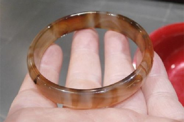 瑪瑙手鐲怎么選尺寸 瑪瑙手鐲買小了怎么辦