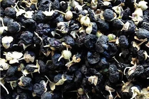 黑枸杞和紅枸杞哪個(gè)補(bǔ)腎壯陽(yáng)效果好 黑枸杞和紅枸杞可以一起泡水喝嗎