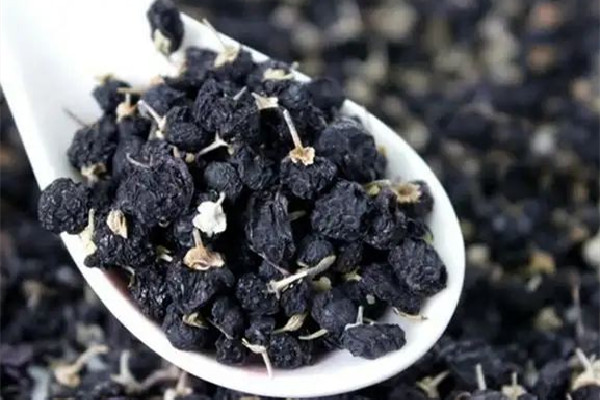 黑枸杞和紅枸杞哪個(gè)補(bǔ)腎壯陽(yáng)效果好 黑枸杞和紅枸杞可以一起泡水喝嗎