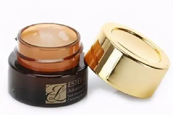 雅詩蘭黛小棕瓶眼霜可以去黑眼圈嗎 雅詩蘭黛小棕瓶眼霜的正確使用方法 雅詩蘭黛小棕瓶眼霜可以去黑眼圈嗎 雅詩蘭黛小棕瓶眼霜的正確使用方法