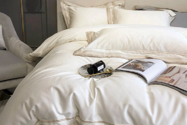 床單上的血漬怎樣才能洗掉 床單用什么洗 床單上的血漬怎樣才能洗掉 床單用什么洗