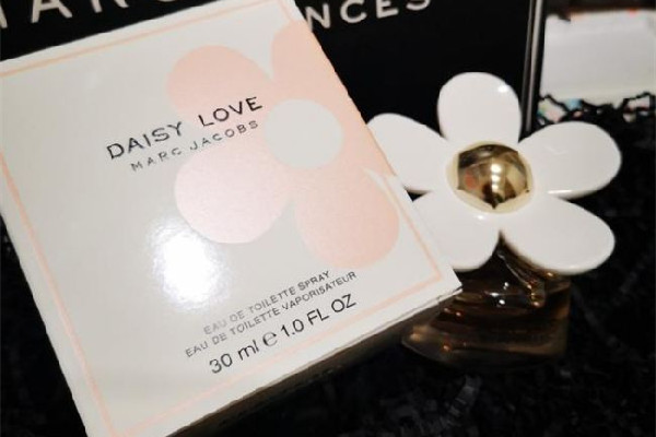 香水什么牌子的最好 香水買(mǎi)50ml還是100ml的