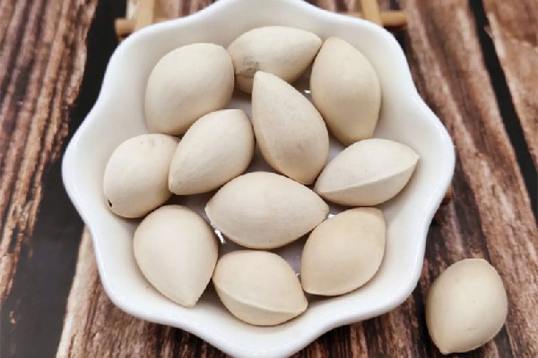 白果煲湯搭配什么最好 白果煲湯要去皮嗎 白果煲湯搭配什么最好 白果煲湯要去皮嗎