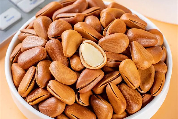 松子價(jià)格多少錢一斤 松子的作用和功效 松子價(jià)格多少錢一斤 松子的作用和功效