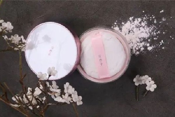 花西子蜜粉和散粉哪個(gè)好用 花西子蜜粉定妝怎么樣