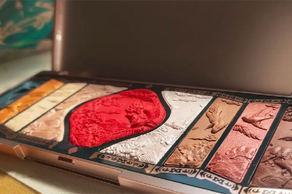 花西子眼影盤(pán)怎么樣 花西子眼影盤(pán)怎么搭配