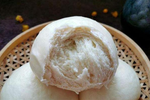 饅頭有霉點(diǎn)了還能吃嗎 饅頭放冰箱最多能放幾天 饅頭有霉點(diǎn)了還能吃嗎 饅頭放冰箱最多能放幾天