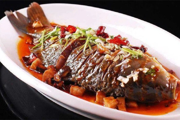 鯉魚(yú)多少錢(qián)一斤市場(chǎng)價(jià)2022 鯉魚(yú)和草魚(yú)哪個(gè)好吃