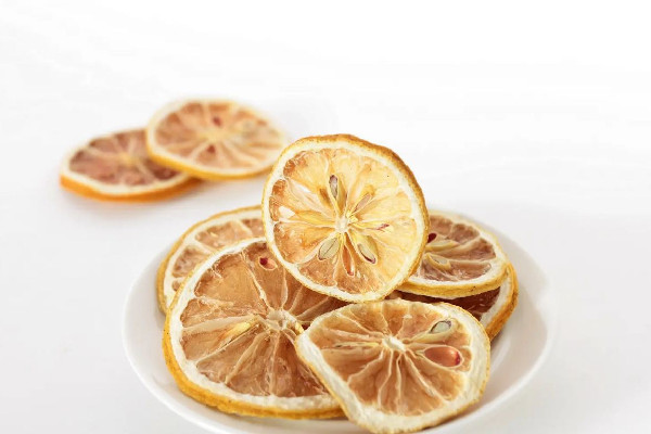 檸檬片買干的好還是現(xiàn)切的好 檸檬片干的保質(zhì)期多久 檸檬片買干的好還是現(xiàn)切的好 檸檬片干的保質(zhì)期多久