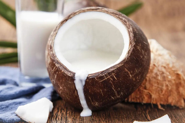 椰青打開(kāi)后可以放多久 椰青打開(kāi)后能隔夜嗎