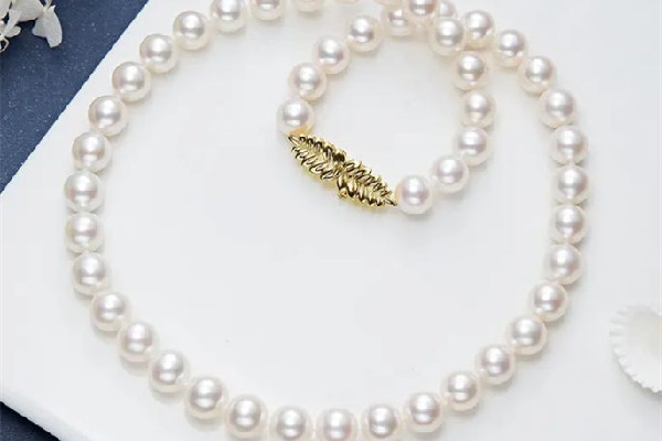 珍珠項鏈白色好還是粉色好 珍珠項鏈什么顏色最好