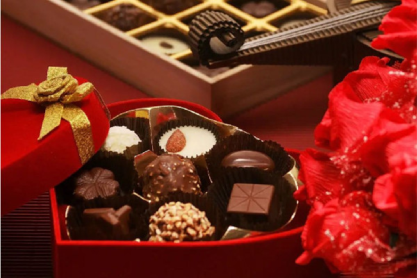 巧克力對低血糖有用嗎 巧克力適合運(yùn)動(dòng)時(shí)吃嗎