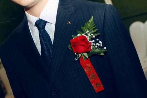 伴郎會(huì)收到紅包嗎 做伴郎沒收到紅包正常嗎