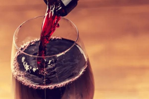 桑葚酒一次喝多少為宜 桑葚酒會醉嗎 桑葚酒一次喝多少為宜 桑葚酒會醉嗎