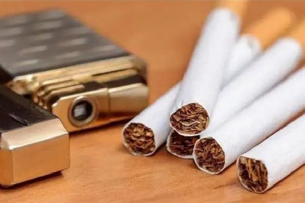 香煙有點黃斑還能抽嗎 香煙抽多了怎么清肺