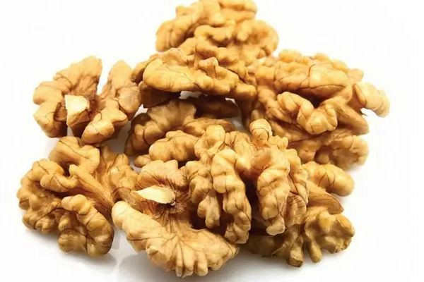 核桃肉煲湯有營養(yǎng)嗎 核桃肉煲湯的做法 核桃肉煲湯有營養(yǎng)嗎 核桃肉煲湯的做法