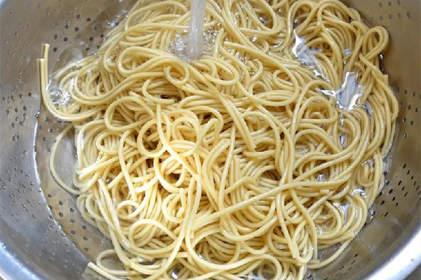 堿水面和普通面條的區(qū)別 堿水面是什么面 堿水面和普通面條的區(qū)別 堿水面是什么面