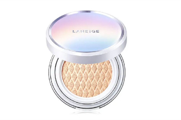 蘭芝氣墊粉色和綠色哪個好用 蘭芝氣墊有幾款 蘭芝氣墊粉色和綠色哪個好用 蘭芝氣墊有幾款