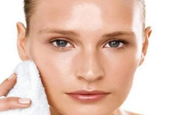 皮膚出油有臭味 皮膚出油有小顆粒 皮膚出油有臭味 皮膚出油有小顆粒