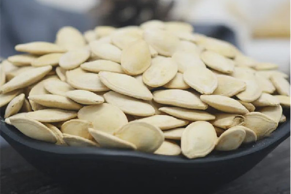 南瓜子炒熟了還有營養(yǎng)價(jià)值嗎 南瓜子熟吃殺死寄生蟲嗎