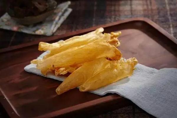 魚(yú)膠是熱性還是涼性的 魚(yú)膠是發(fā)物嗎 魚(yú)膠是熱性還是涼性的 魚(yú)膠是發(fā)物嗎