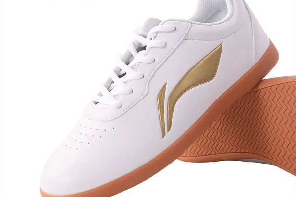 李寧鞋子碼數標準嗎 李寧鞋子有半碼嗎