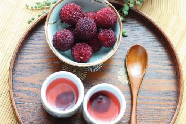 楊梅酒泡多久是最佳飲用時(shí)間 楊梅酒泡了一年還能喝嗎 楊梅酒泡多久是最佳飲用時(shí)間 楊梅酒泡了一年還能喝嗎