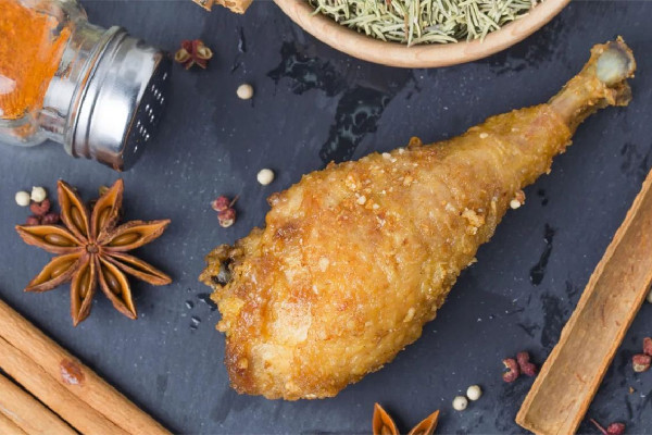 炸雞腿要煮熟還是生的炸啊 炸雞腿用面包糠好還是炸雞裹粉好 炸雞腿要煮熟還是生的炸啊 炸雞腿用面包糠好還是炸雞裹粉好