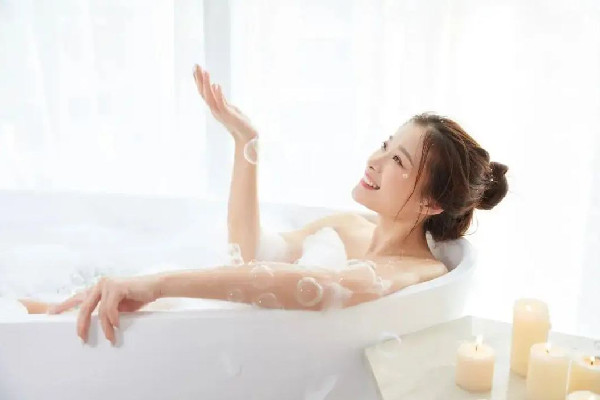 夏天洗澡的最佳時(shí)間 夏天洗澡多長(zhǎng)時(shí)間合適 夏天洗澡的最佳時(shí)間 夏天洗澡多長(zhǎng)時(shí)間合適