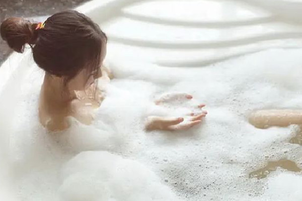 夏天洗澡的最佳時(shí)間 夏天洗澡多長(zhǎng)時(shí)間合適 夏天洗澡的最佳時(shí)間 夏天洗澡多長(zhǎng)時(shí)間合適