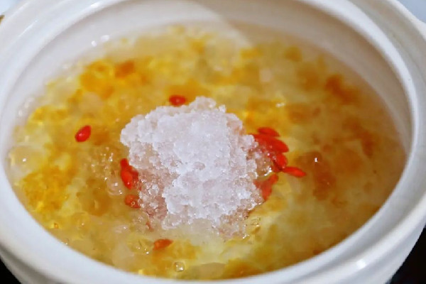 雪燕價格多少錢一斤 雪燕為什么是一粒一粒的 雪燕價格多少錢一斤 雪燕為什么是一粒一粒的