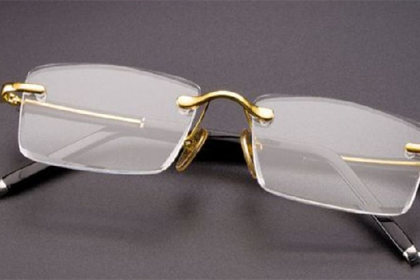 無框眼鏡會(huì)不會(huì)更顯檔次 無框眼鏡適合什么臉型 無框眼鏡會(huì)不會(huì)更顯檔次 無框眼鏡適合什么臉型