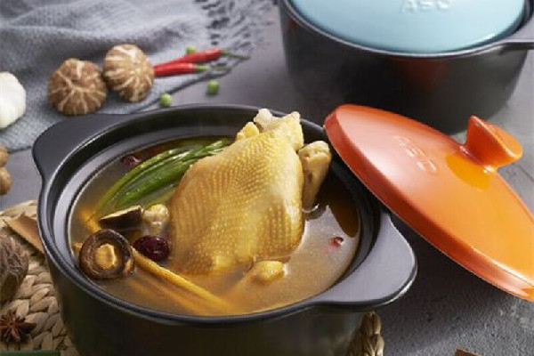 砂鍋煲湯一般要煲?guī)讉€(gè)小時(shí) 砂鍋煲湯可以加水嗎 砂鍋煲湯一般要煲?guī)讉€(gè)小時(shí) 砂鍋煲湯可以加水嗎