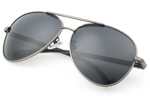 太陽鏡是玻璃的好還是樹脂的好 太陽鏡鏡片磨花了怎么修復