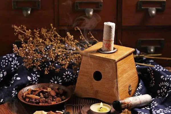 三伏灸要去正規(guī)的醫(yī)院做嗎 三伏灸去小診所可以嗎 三伏灸要去正規(guī)的醫(yī)院做嗎 三伏灸去小診所可以嗎