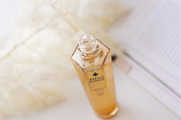 嬌蘭復(fù)原蜜二代和三代哪個好用 嬌蘭復(fù)原蜜和雙萃精華哪個好用