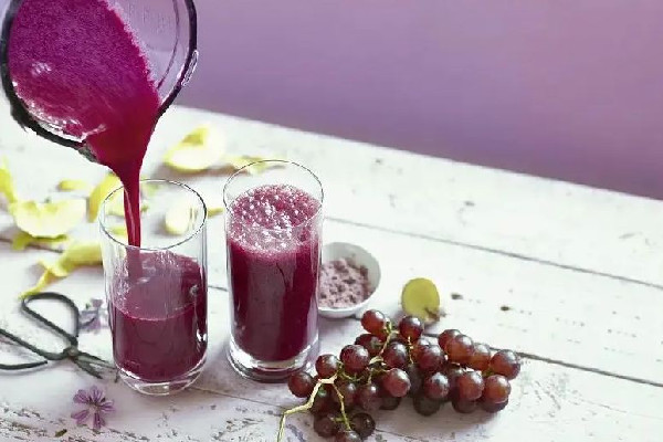 葡萄汁和橙汁哪個(gè)更有營(yíng)養(yǎng) 葡萄汁的功效和作用 葡萄汁和橙汁哪個(gè)更有營(yíng)養(yǎng) 葡萄汁的功效和作用