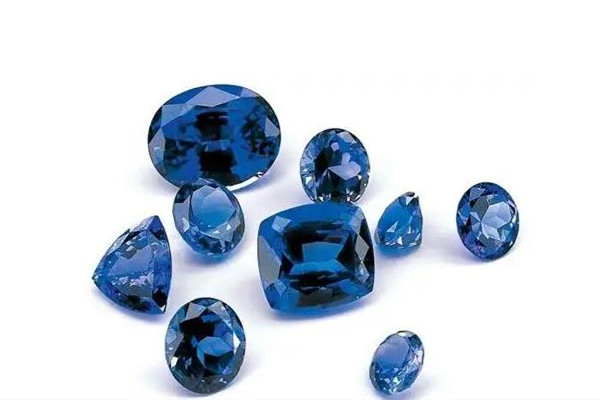 藍寶石能用酒精擦嗎 藍寶石怎么清洗