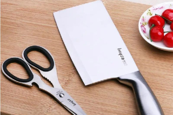 菜刀有缺口怎么處理 菜刀有缺口還能用嗎 菜刀有缺口怎么處理 菜刀有缺口還能用嗎