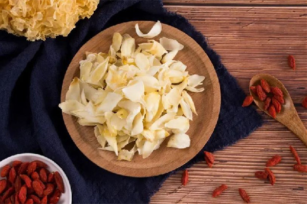 百合干可以燉湯嗎 百合干燉湯為什么是苦的 百合干可以燉湯嗎 百合干燉湯為什么是苦的