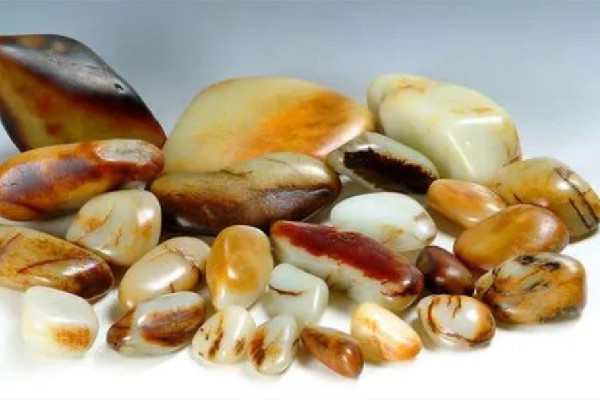 和田玉要怎么養(yǎng)才能透徹 和田玉要泡水嗎